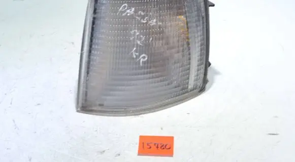 Volkswagen PASSAT B3 Front indicator light 357953049A