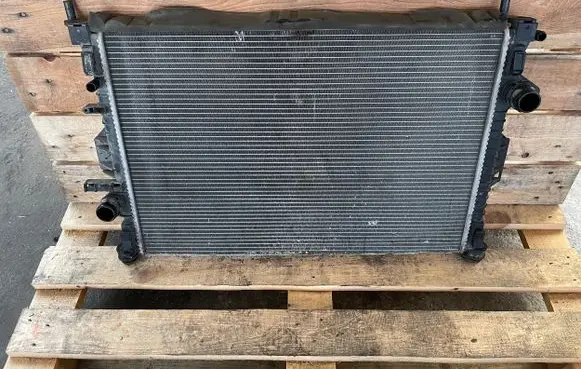 Ford Grand C-MAX Coolant radiator 6G918005FC