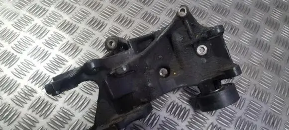 Peugeot 406 Engine mounting bracket 9627798080