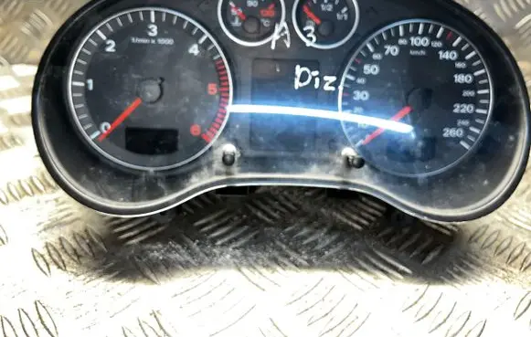Audi A3 S3 8P Speedometer (instrument cluster) 8P0920900K