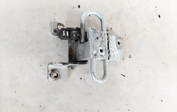 Audi A4 S4 B5 8D Rear door lower hinge 4a0833411
