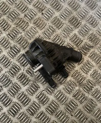 Thermostat/thermostat housing