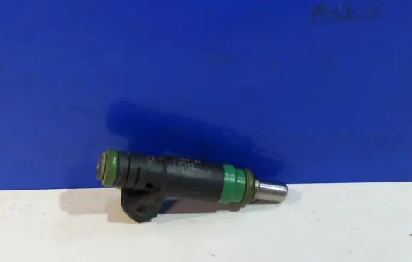 Ford Focus Fuel injector 98MFBA Y325S16793
