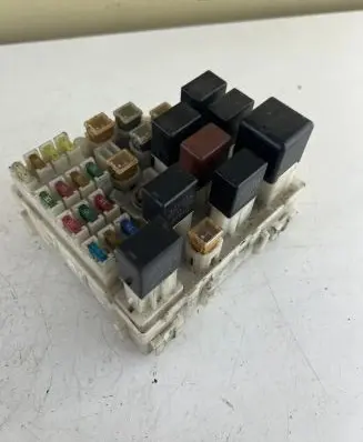 Toyota RAV 4 (XA20) Fuse module