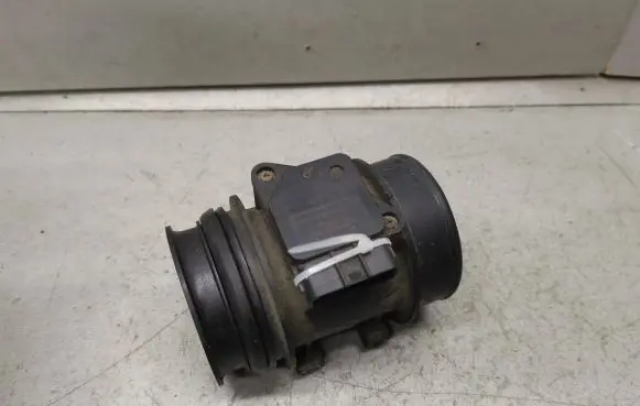 Volvo V70 Mass air flow meter 9202199