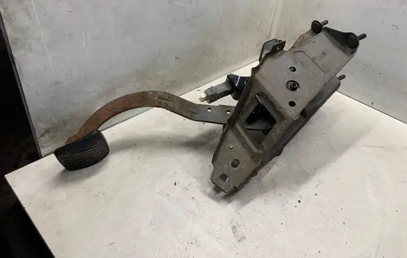 Saab 9-5 Brake pedal 4942637