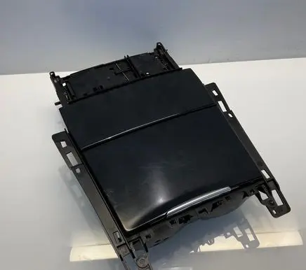 Mercedes-Benz E W212 Glove box central console A2126805750 02112009 50333