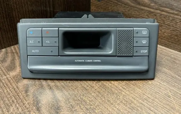 Renault Laguna I Climate control unit 7700425674 9140010332