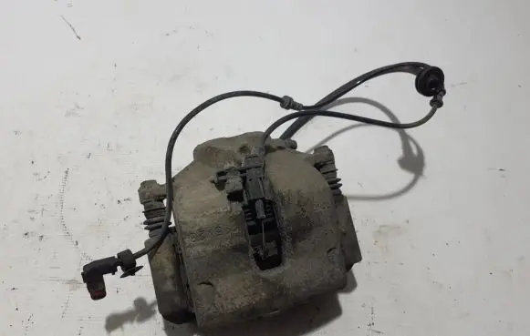 Mercedes-Benz E W212 Front brake caliper A2044212481