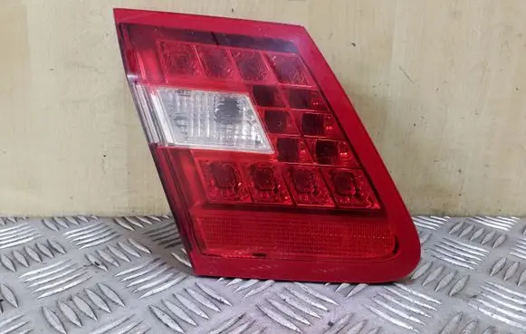 Mercedes-Benz E W212 Tailgate rear/tail lights A2128200764