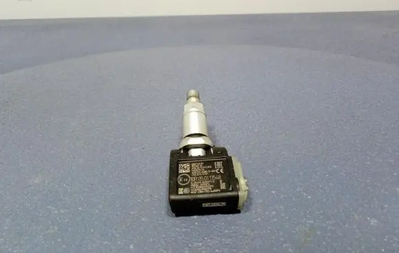 BMW X3 E83 Tire pressure sensor 6887140