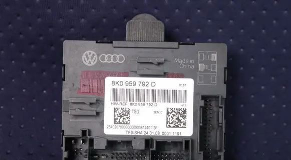 Audi A1 Door control unit/module 8K0959792D