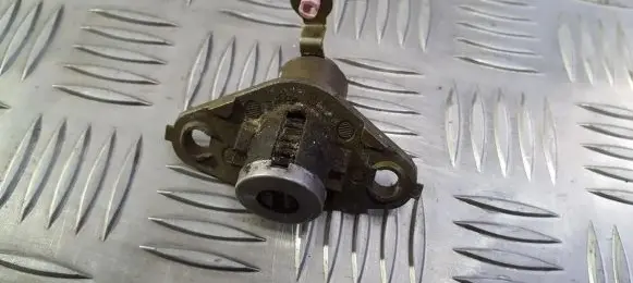 Toyota Corolla E120 E130 Tailgate exterior lock n0501722