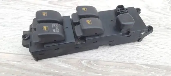 Mitsubishi Lancer Electric window control switch MB960378