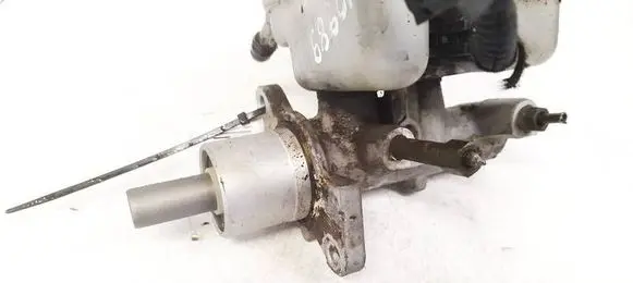 Master brake cylinder