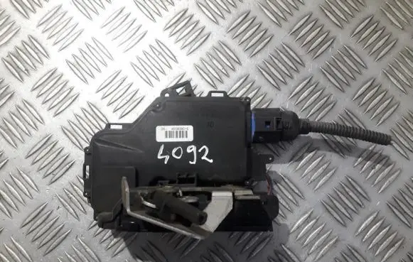 Audi A8 S8 D3 4E Rear door lock 4e0839016 pa6630
