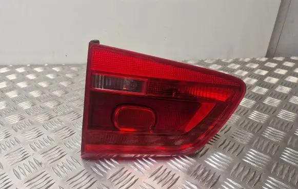 Volkswagen Touran II Tailgate rear/tail lights 1T0945094