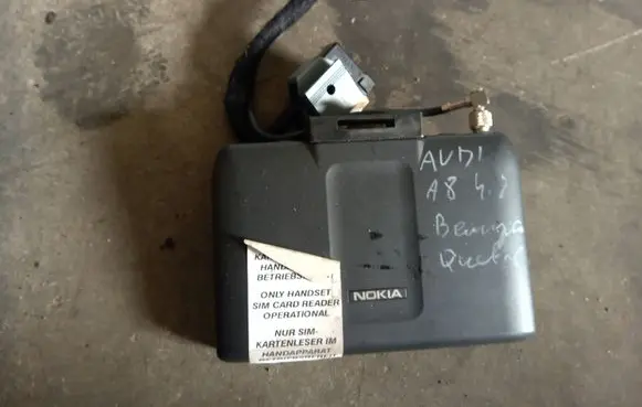 Audi A8 S8 D2 4D Bluetooth control unit module 8d0862333