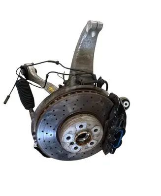 BMW i8 Front wheel hub V396212