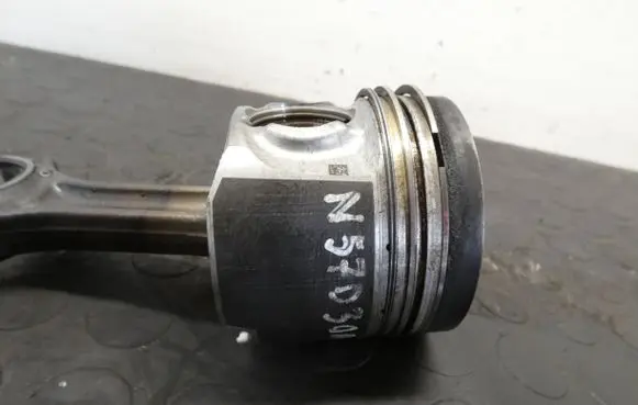 BMW 3 F30 F35 F31 Piston 7812585
