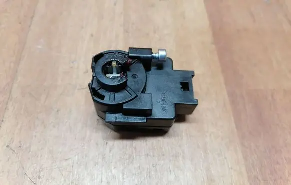 Engine start stop button switch