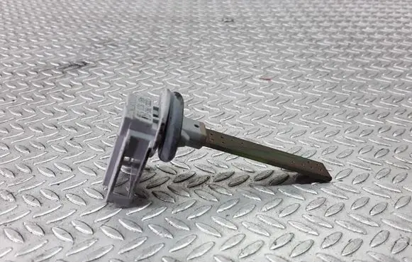 Skoda Octavia Mk2 (1Z) Sensor 4B0820539