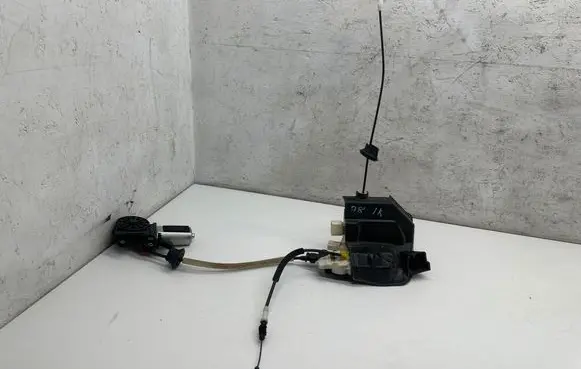Audi A8 S8 D4 4H Front door lock 4F0837059 143911105