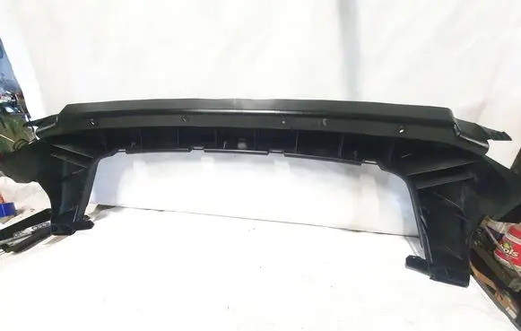 Volkswagen Touareg I Top upper radiator support slam panel 7L6807699B