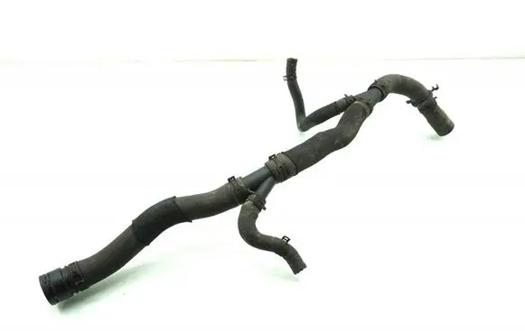 Engine coolant pipe/hose
