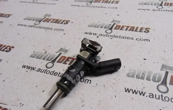 Mercedes-Benz GL X164 Fuel injector A2720780249