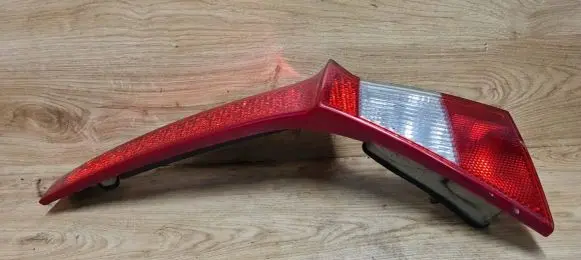 Volvo V70 Tailgate rear/tail lights
