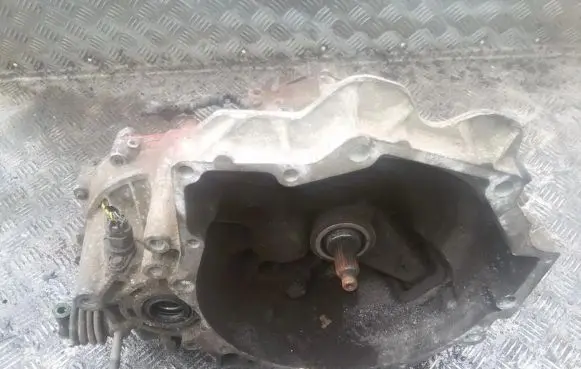 Manual 5 speed gearbox