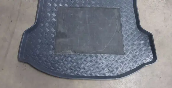 Toyota RAV 4 (XA40) Rubber trunk/boot mat liner 