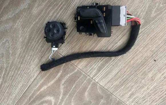 Mercedes-Benz EQC Seat control switch A2059052802