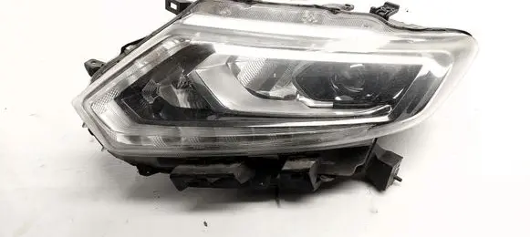 Nissan X-Trail T32 Headlight/headlamp
