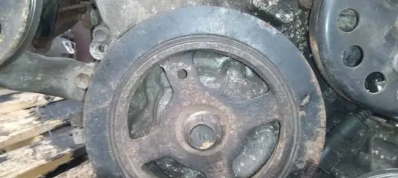 Toyota Yaris Verso Crankshaft pulley 