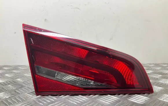 Audi A3 S3 8V Tailgate rear/tail lights 8V4945093