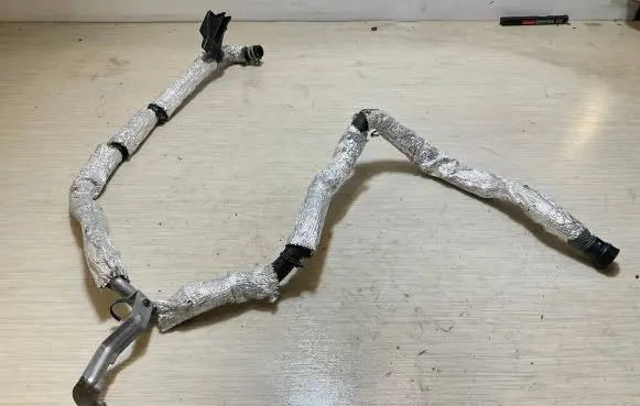 Volvo XC40 Electric car engine cooling hoses/pipes 8888050482