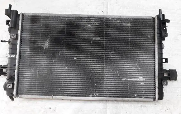 Opel Zafira B Coolant radiator