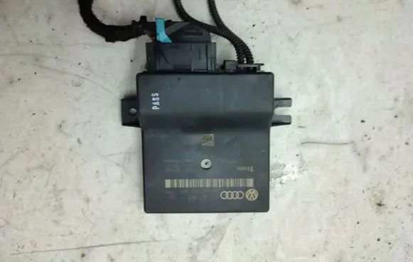 Audi Q7 4L Gateway control module 4L0907468