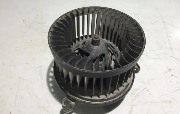 Peugeot Partner Heater fan/blower 030668Q