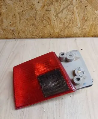 Tailgate rear/tail lights