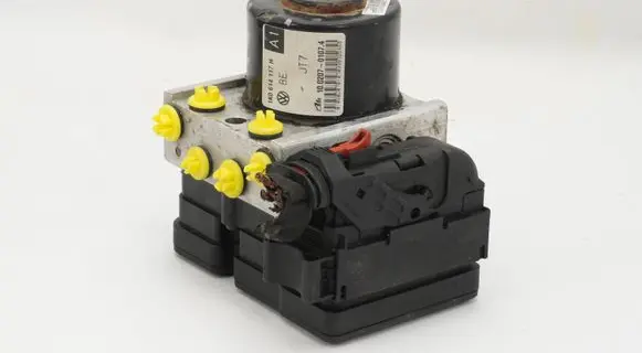 Volkswagen Jetta V ABS Pump 1K0614517H 1K0907379P