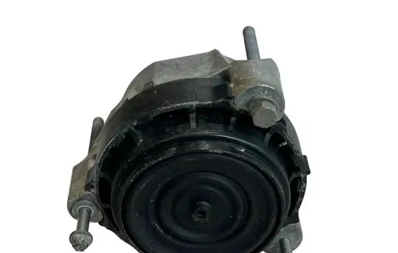 BMW 5 G30 G31 G38 Engine mount bracket 6860487