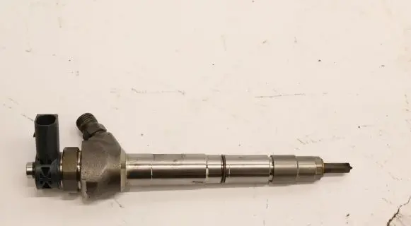 Skoda Octavia Mk3 (5E) Fuel injector 04L130277AC