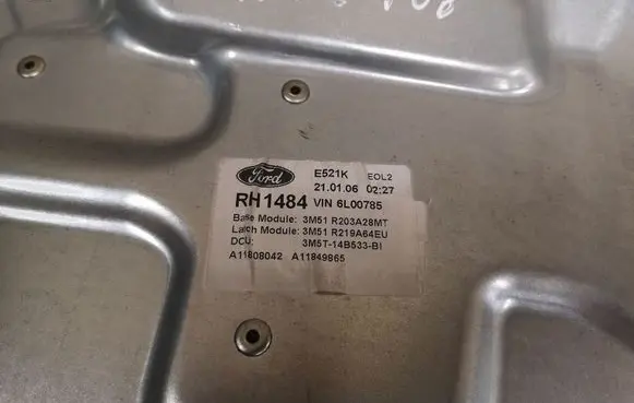 Ford Focus C-MAX Front window lifting mechanism without motor A11808042