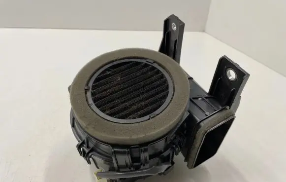 Toyota Yaris Hybrid/electric vehicle battery fan BASF510B14 1703022258 G923052040