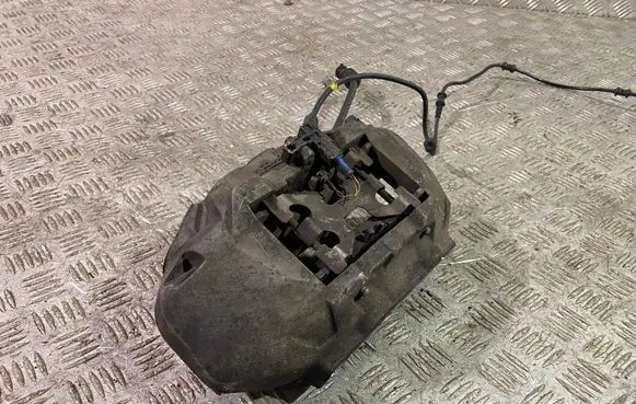 Mercedes-Benz GLC X253 C253 Front brake caliper