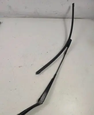 Audi A3 S3 8V Front wiper blade arm 8V1955407