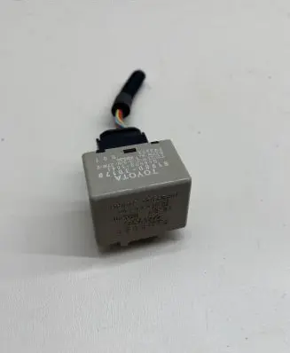 Lexus IS 220D-250-350 Hazard warning light relay 8198030170